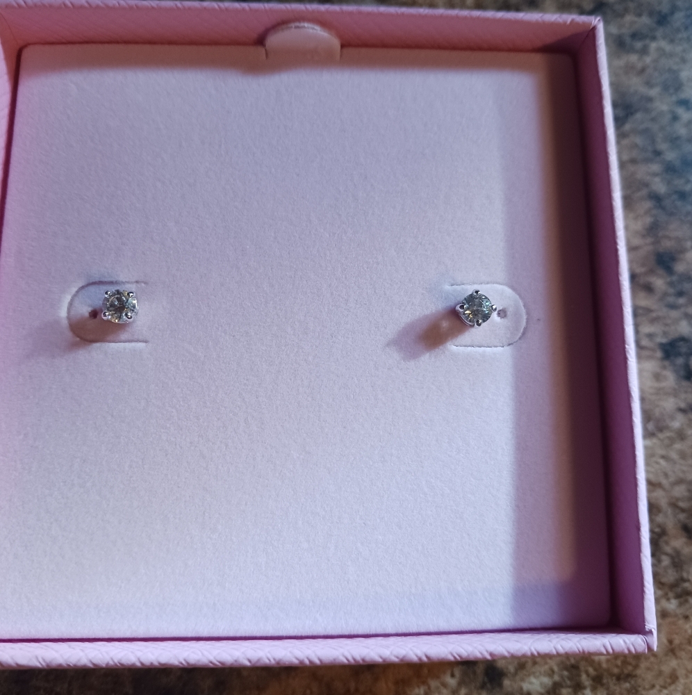 Swarovski silver stud earrings